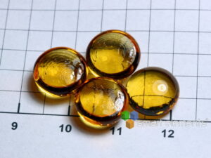 Schöne Ruthenium 3+ dotierte optische Glasperle NEU!