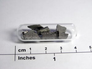 Iron, electrolytic chips, 99,995% 3 grams in ampoule