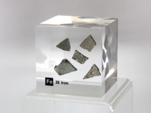 Acrylic Element cube - - Iron Fe - 50mm