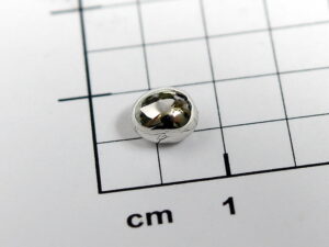 Platinum 1g melted pellet, purity 99,95%