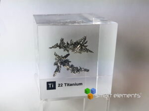 Acrylic Element cube - Titanium Ti crystals - 50mm